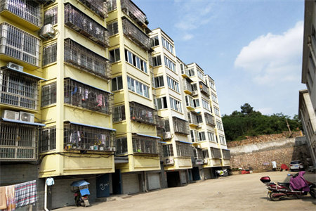 滨江风景4室2厅2卫140.27m278万